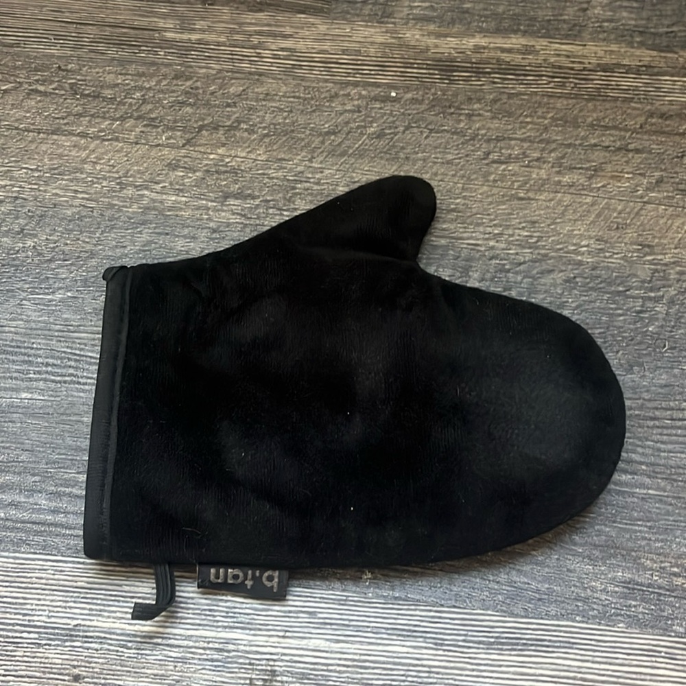 B-Tan tanning glove